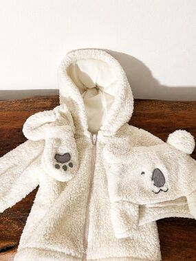NWT Carter’s Baby Koala Sherpa Hooded Jacket w/ Attached Mittens 6M